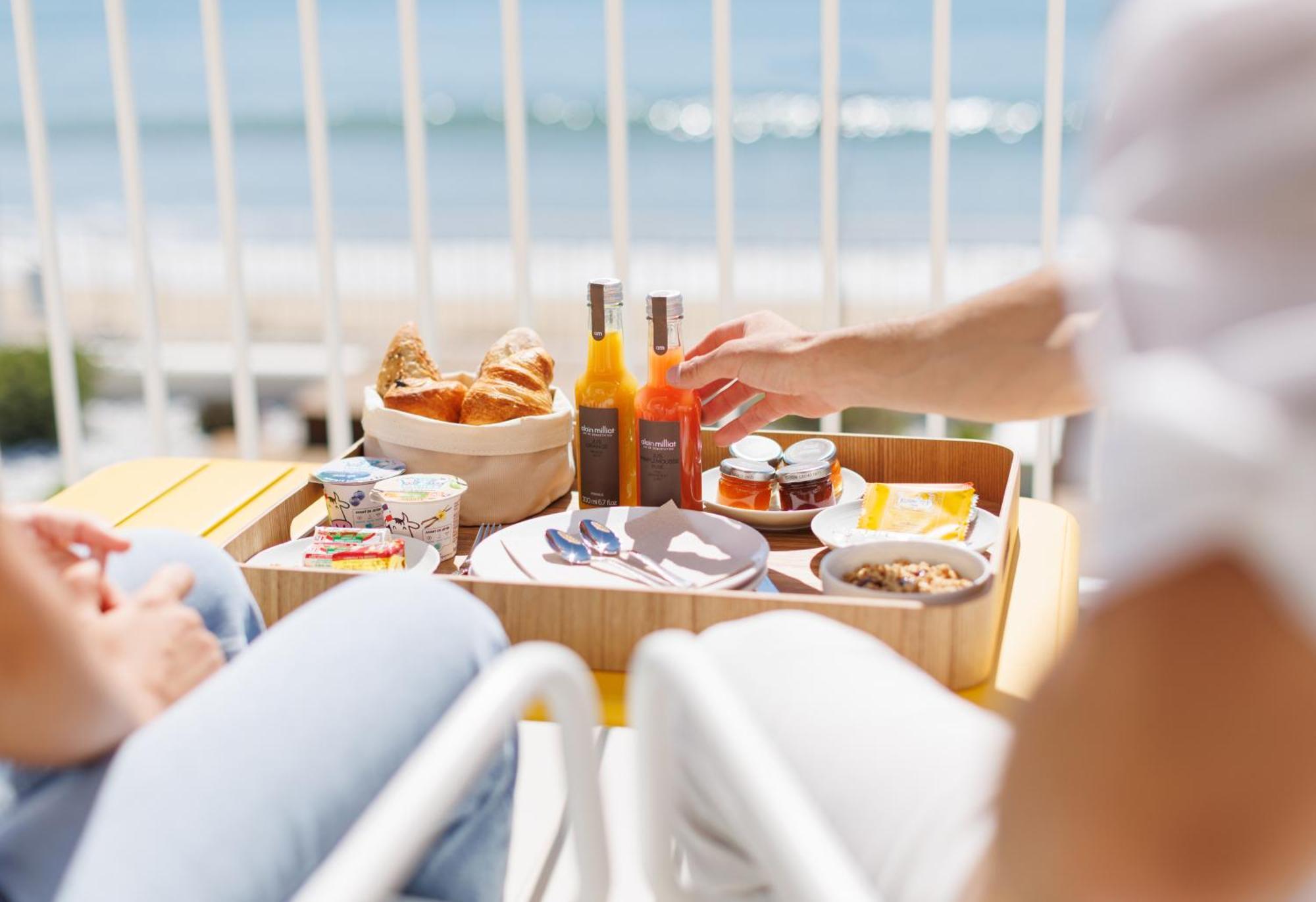 Belle Vue Hotel Cavalaire-sur-Mer Zewnętrze zdjęcie